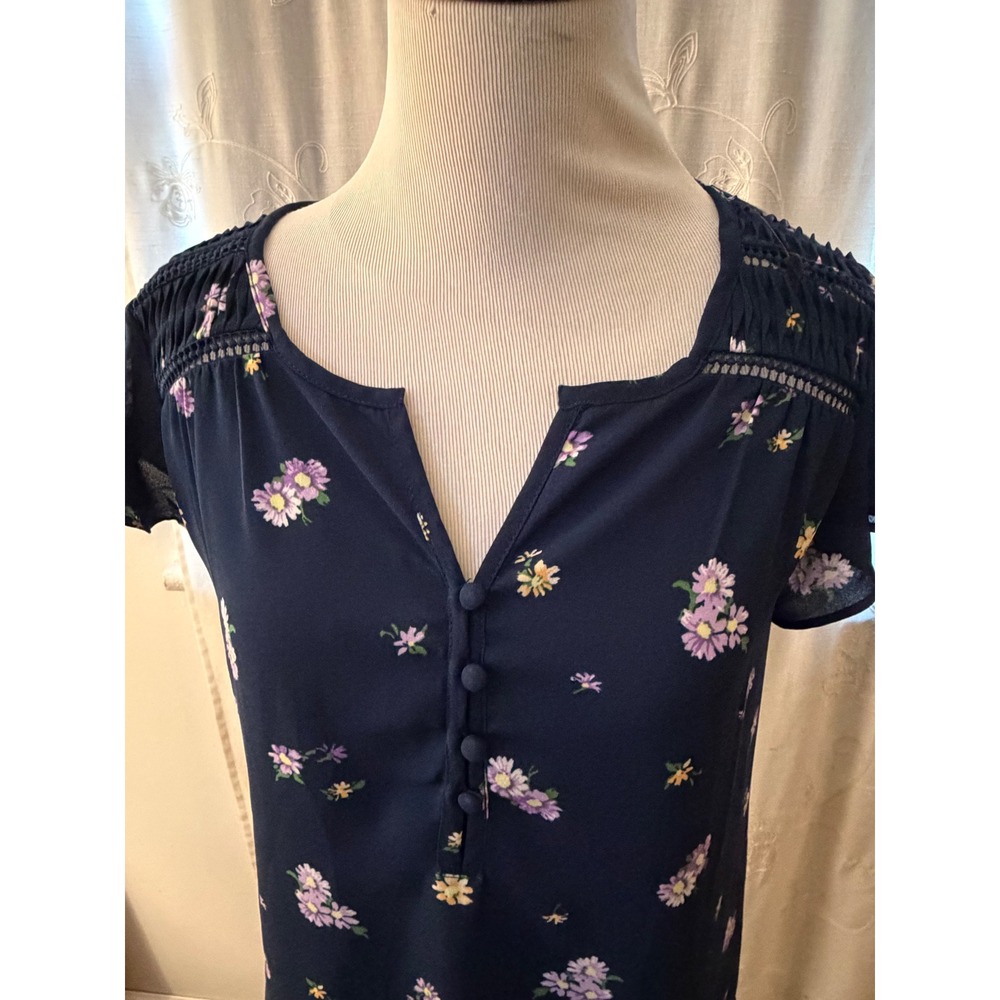 LOFT Navy Blue Floral Pintuck Flutter Sleeve Blouse Split Neck Top Small